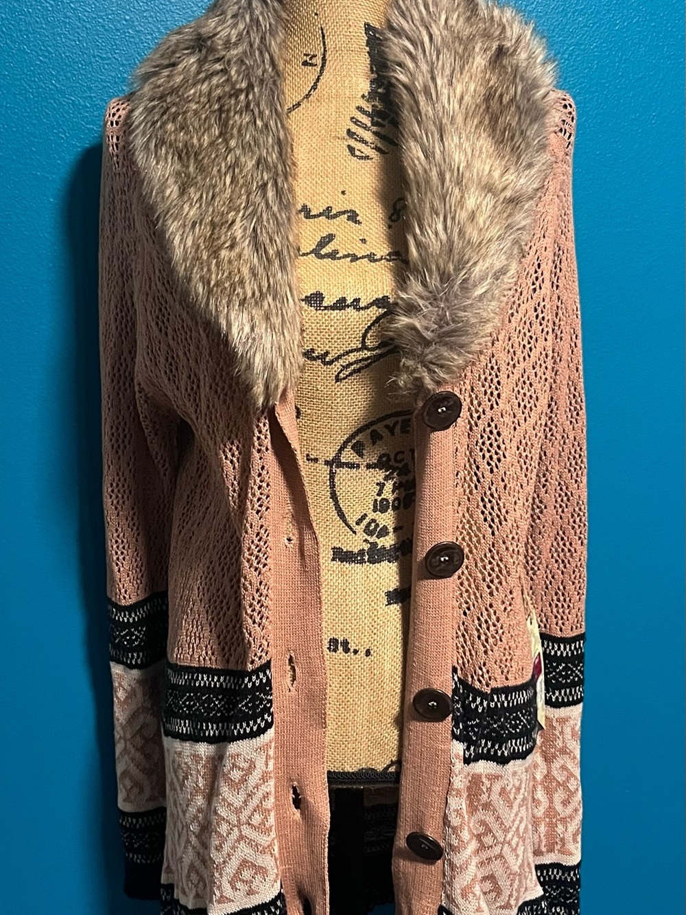 Buckle Blush Pink Open-Knit Cardigan with Faux Fur Collar